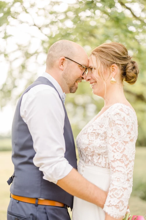 bonheur événement robe sourire gris